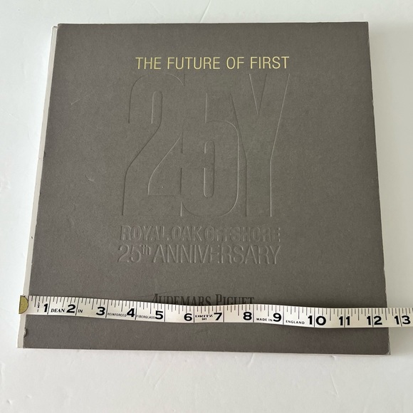 Audemars Piguet Royal Oak Offshore 25th Anniversary book rare future of first - Picture 15 of 17